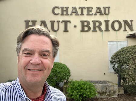 Ronald Rens, tasting the Haut Brion 2018 white wines)