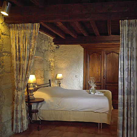 2014-margaux-bedroom